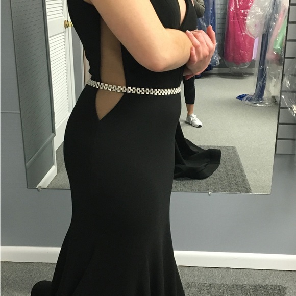 Gorgeous Black Formal Prom Dress/Ballgown - Picture 2 of 3